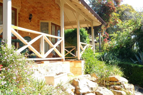 Eleebana Guest House - Accommodation Main Beach 32