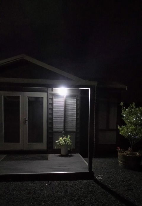 Windfall Estate Vineyard Cottage - Accommodation Main Beach 16