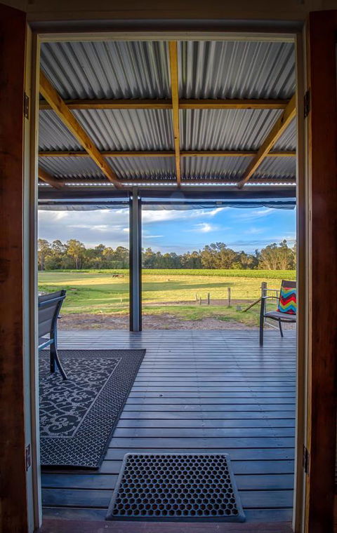 Windfall Estate Vineyard Cottage - Accommodation Main Beach 3