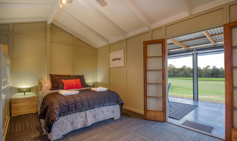 Windfall Estate Vineyard Cottage - Accommodation Main Beach 1