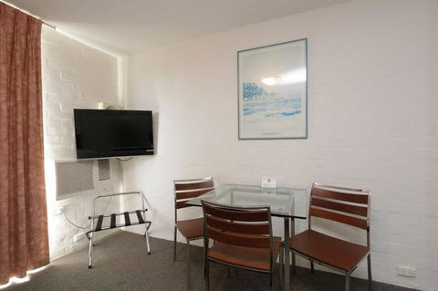 Atrium Hotel Mandurah - Accommodation Main Beach 2