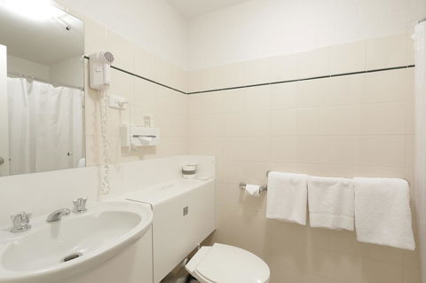 Atrium Hotel Mandurah - Accommodation Main Beach 37