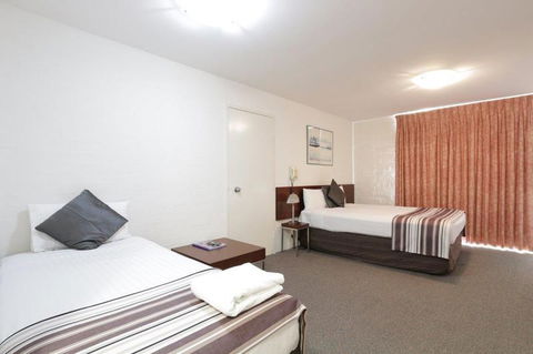 Atrium Hotel Mandurah - Accommodation Main Beach 1