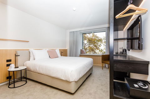 Quay Perth - Accommodation Main Beach 24