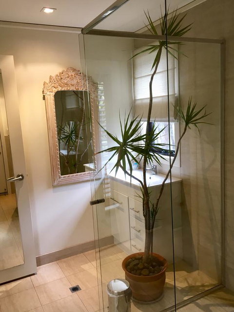 DESIGNER'S STUDIO - Accommodation Main Beach 14