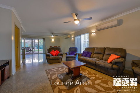 13 Learmonth Street - Close To Town Centre - Accommodation Main Beach 2