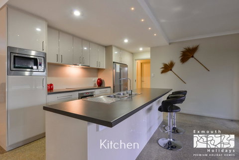 13 Learmonth Street - Close To Town Centre - Accommodation Main Beach 3