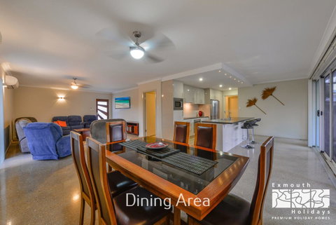 13 Learmonth Street - Close To Town Centre - Accommodation Main Beach 6