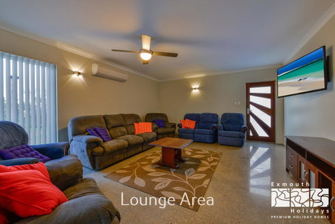 13 Learmonth Street - Close To Town Centre - Accommodation Main Beach 1