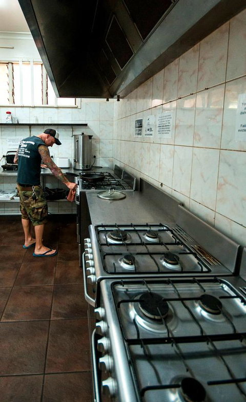 The Hive Hostel - Traveler Friendly, Passport Only - Accommodation Main Beach 11