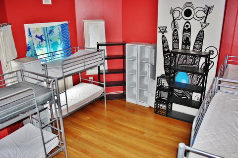 The Hive Hostel - Traveler Friendly, Passport Only - Accommodation Main Beach 37