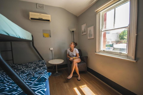 The Hive Hostel - Traveler Friendly, Passport Only - Accommodation Main Beach 24