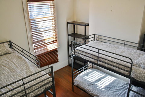The Hive Hostel - Traveler Friendly, Passport Only - Accommodation Main Beach 34