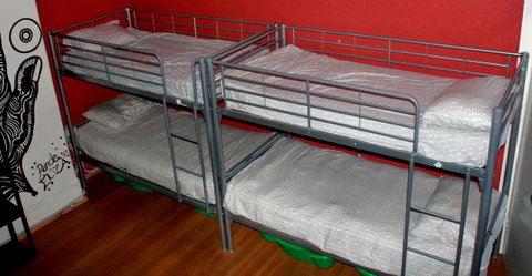 The Hive Hostel - Traveler Friendly, Passport Only - Accommodation Main Beach 30