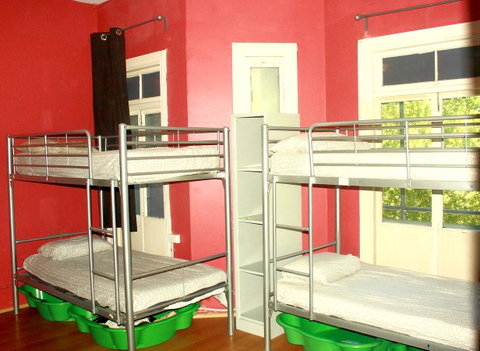The Hive Hostel - Traveler Friendly, Passport Only - Accommodation Main Beach 22