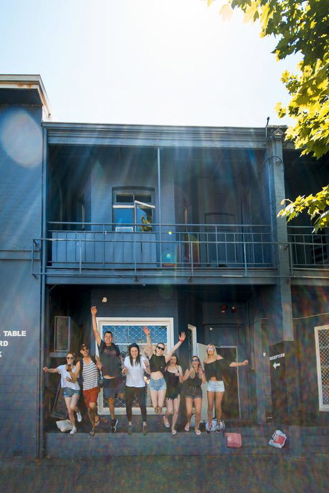The Hive Hostel - Traveler Friendly, Passport Only - Accommodation Main Beach 2