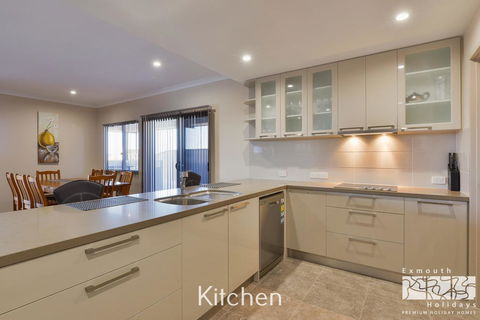 7 Kestrel Place - Accommodation Main Beach 6