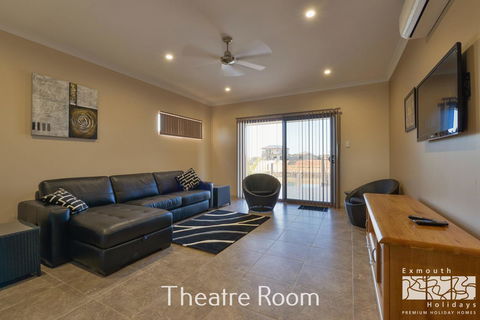 7 Kestrel Place - Accommodation Main Beach 8