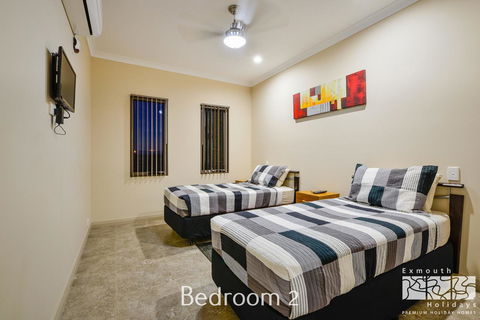 7 Kestrel Place - Accommodation Main Beach 12