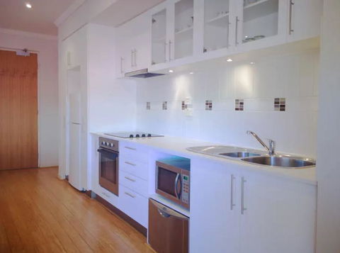 Outram St Apartment - Accommodation Main Beach 7