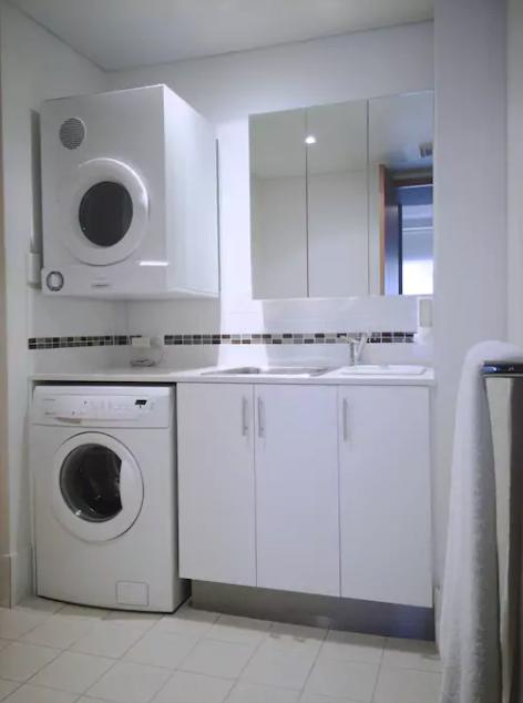 Outram St Apartment - Accommodation Main Beach 3