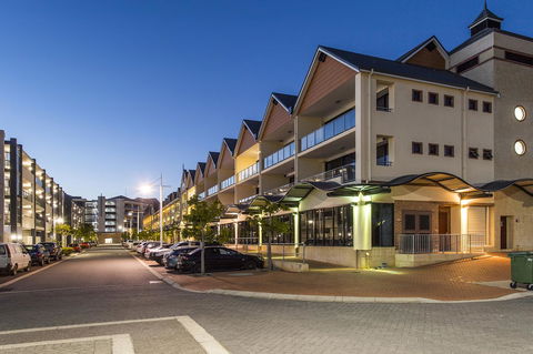 Dolphin Quay Apartments - Accommodation Main Beach 18