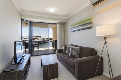Dolphin Quay Apartments - Accommodation Main Beach 32