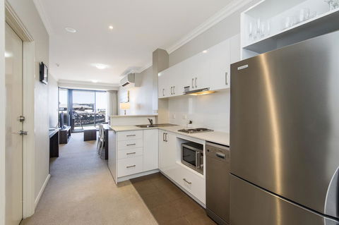 Dolphin Quay Apartments - Accommodation Main Beach 34