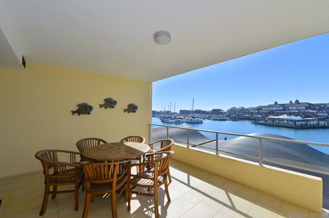Dolphin Quay Apartments - Accommodation Main Beach 14