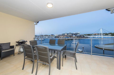 Dolphin Quay Apartments - Accommodation Main Beach 22