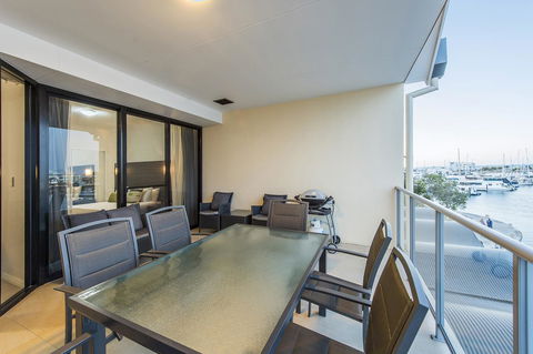 Dolphin Quay Apartments - Accommodation Main Beach 25