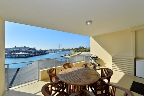 Dolphin Quay Apartments - Accommodation Main Beach 15