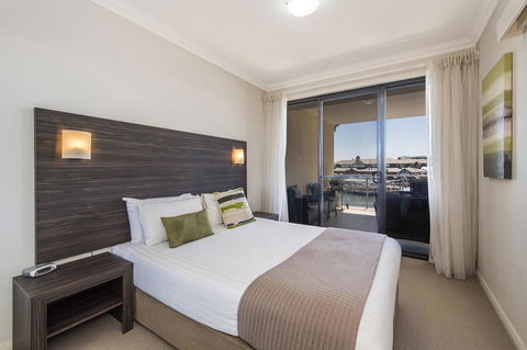 Dolphin Quay Apartments - Accommodation Main Beach 29