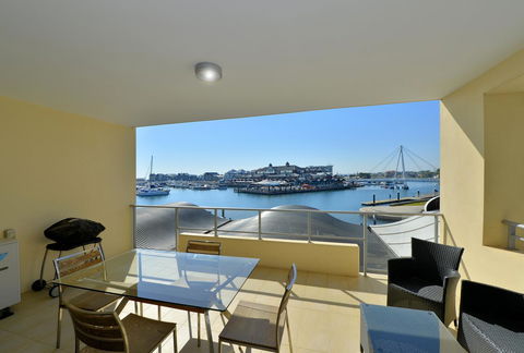 Dolphin Quay Apartments - Accommodation Main Beach 8
