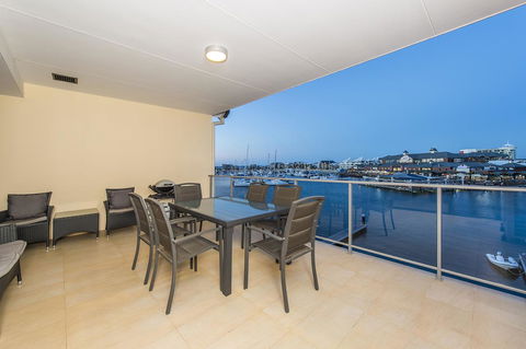 Dolphin Quay Apartments - Accommodation Main Beach 21