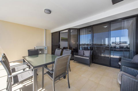 Dolphin Quay Apartments - Accommodation Main Beach 26