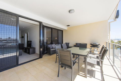 Dolphin Quay Apartments - Accommodation Main Beach 27