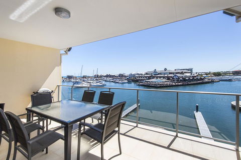 Dolphin Quay Apartments - Accommodation Main Beach 36