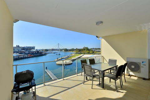 Dolphin Quay Apartments - Accommodation Main Beach 5