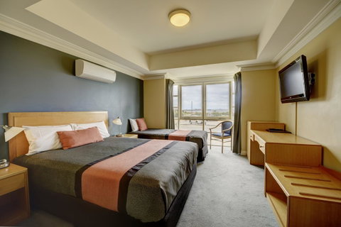 The Jetty Resort - Accommodation Main Beach 29