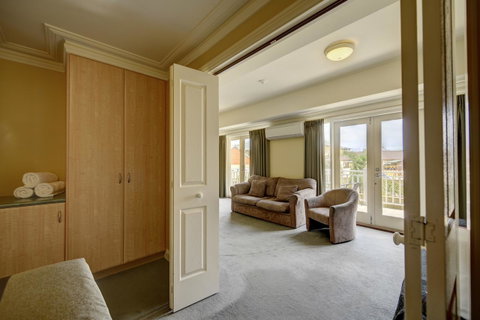 The Jetty Resort - Accommodation Main Beach 25