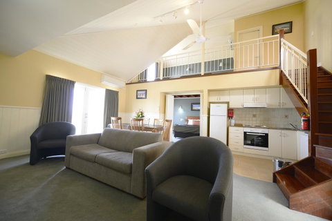 The Jetty Resort - Accommodation Main Beach 10