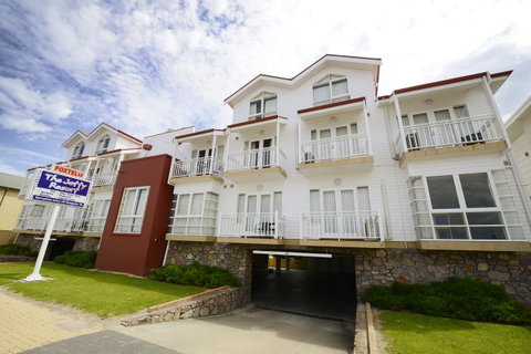 The Jetty Resort - Accommodation Main Beach 28