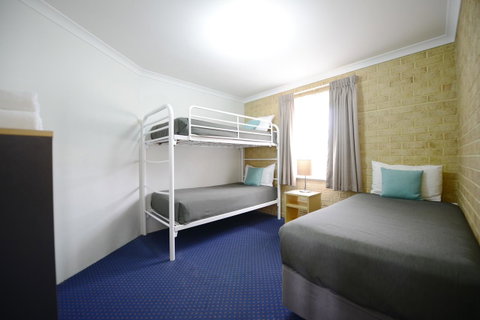 The Jetty Resort - Accommodation Main Beach 42