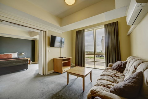 The Jetty Resort - Accommodation Main Beach 16