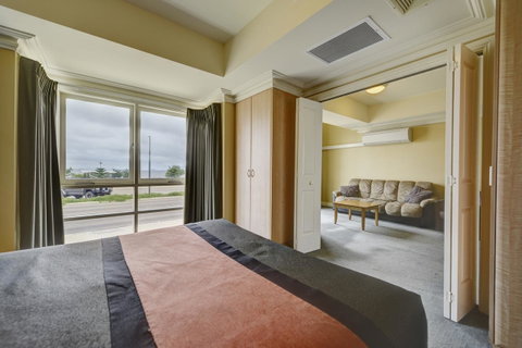 The Jetty Resort - Accommodation Main Beach 22