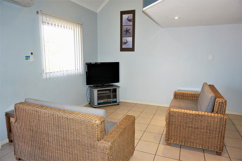 Osprey Holiday Village Unit 122 2 Bedroom - Accommodation Main Beach 2