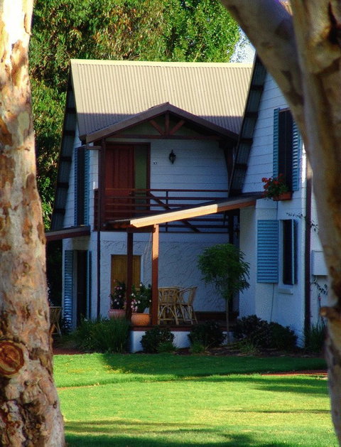 Sienna Lodge - Accommodation Main Beach 16