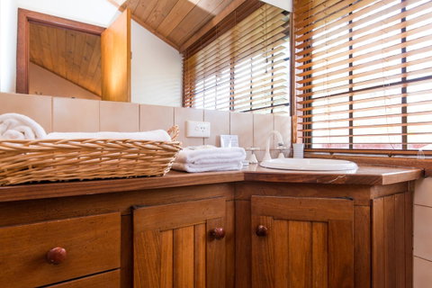 Sienna Lodge - Accommodation Main Beach 7