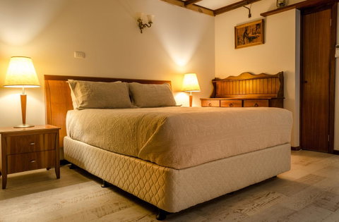 Sienna Lodge - Accommodation Main Beach 4